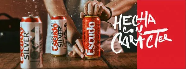 Cerveza Escudo: Un Duelo de Carácter y Frescura entre la Original y la Silver - Entre Cocteles
