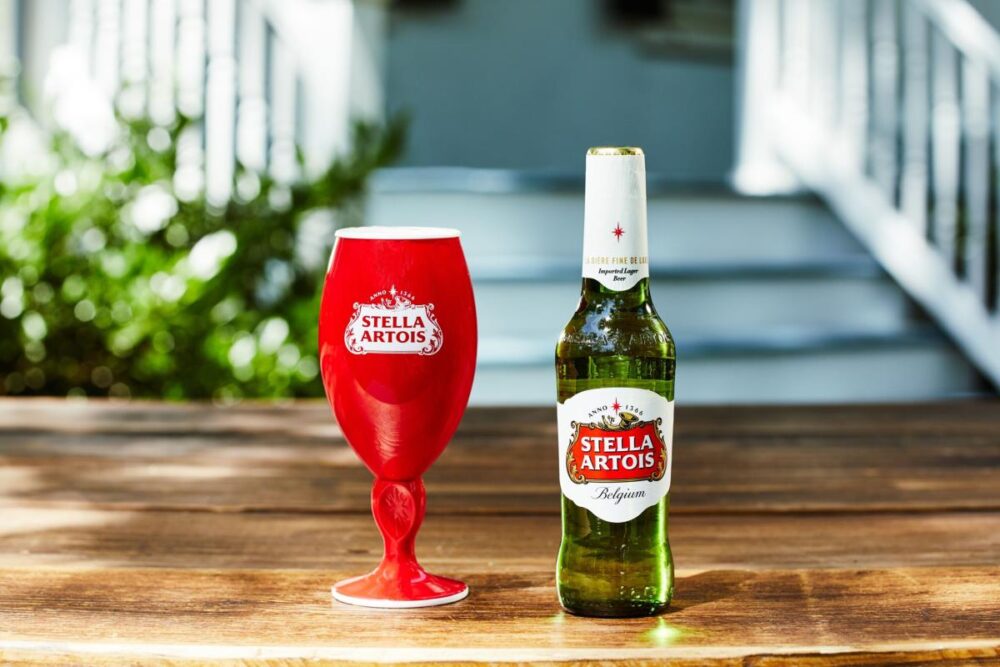 Stella Artois: Elegancia Belga y Sabor Inconfundible - Entre Cocteles