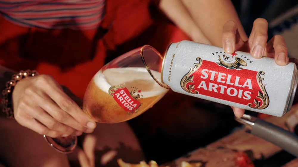 Stella Artois: Elegancia Belga y Sabor Inconfundible - Entre Cocteles