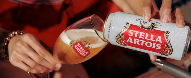 Stella Artois: Elegancia Belga y Sabor Inconfundible - Entre Cocteles