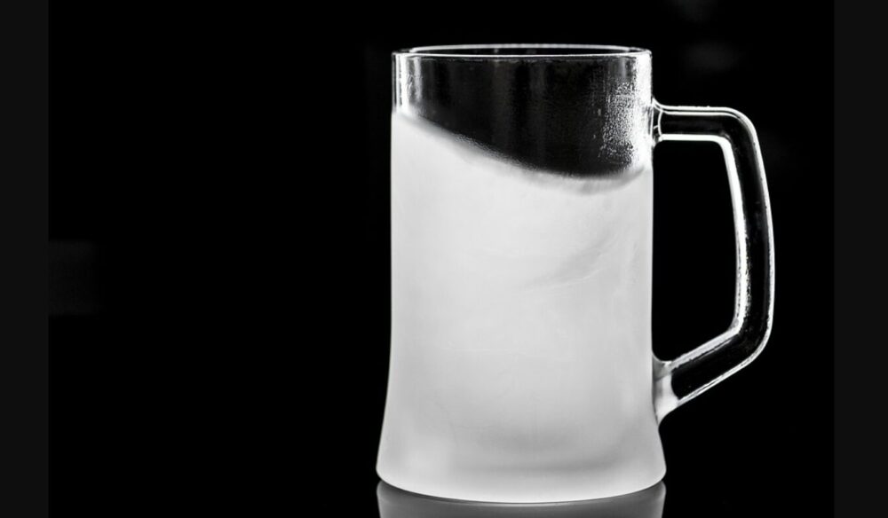 Evita el Desastre: Los 3 Errores Más Comunes al Preparar Cócteles en Casa - Entre Cocteles