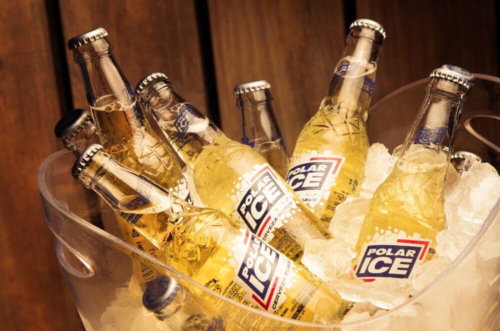 Cerveza Polar: Más que una Bebida, un Símbolo de la Venezolanidad - Entre Cocteles