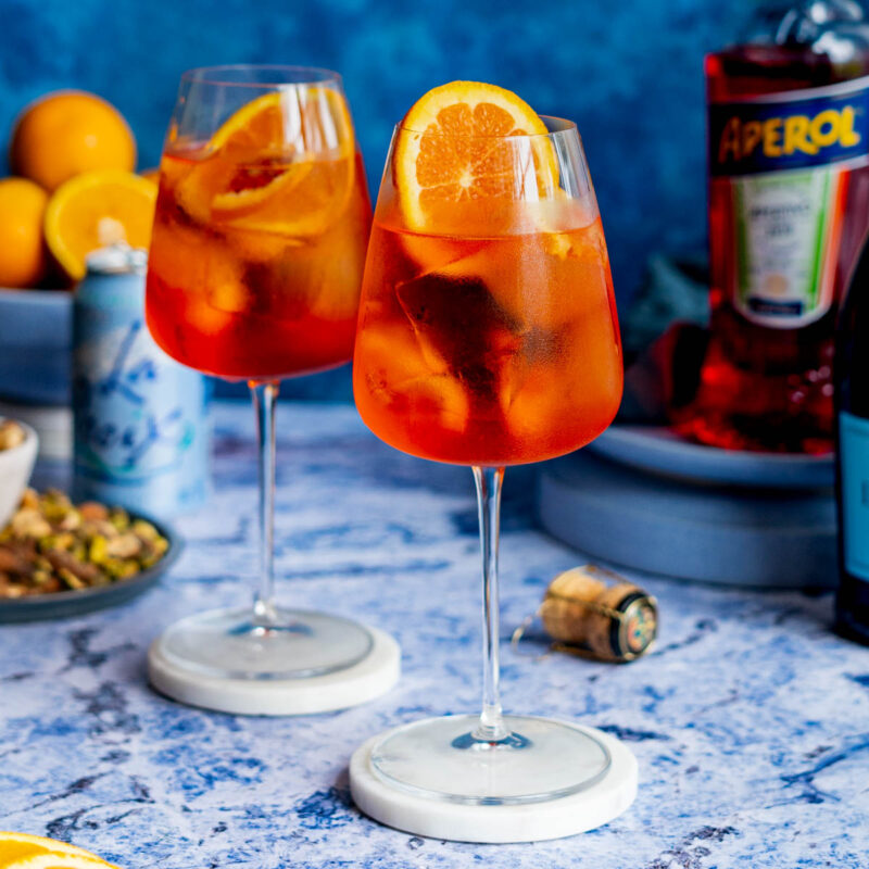 El Fenómeno Naranja: El Aperol Spritz Perfecto en Casa - Entre Cocteles