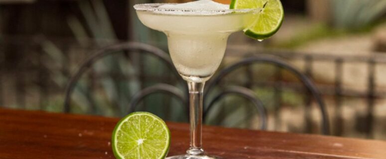 La Reina del Tequila: Cómo Dominar el Arte de la Margarita Perfecta - Entre Cocteles